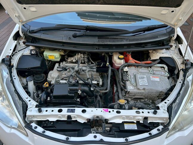 綺麗なエンジンルーム！【アクア】